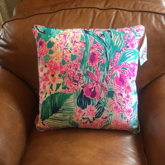 Lilly Pulitzer Other - NWT Lilly Pulitzer square decorative pillow